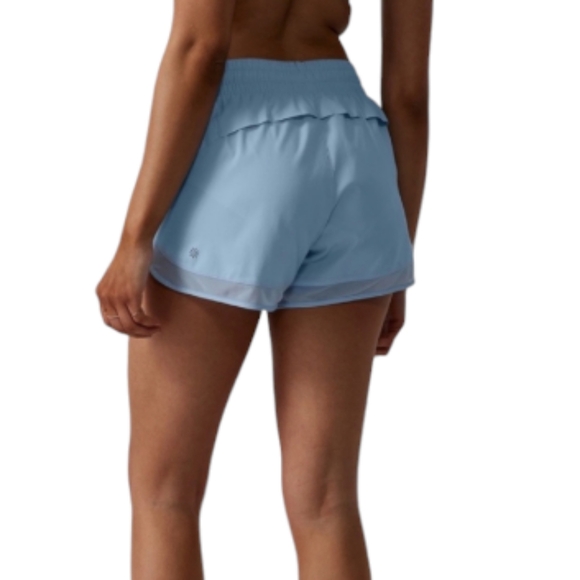 NWT Athleta Mesh Racer Run Shorts 4". Size XL - Picture 2 of 7
